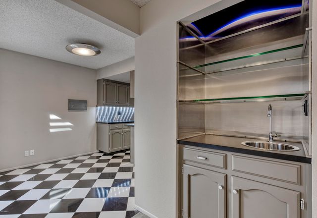 7145 E MCDONALD Drive, Paradise Valley, AZ 85253