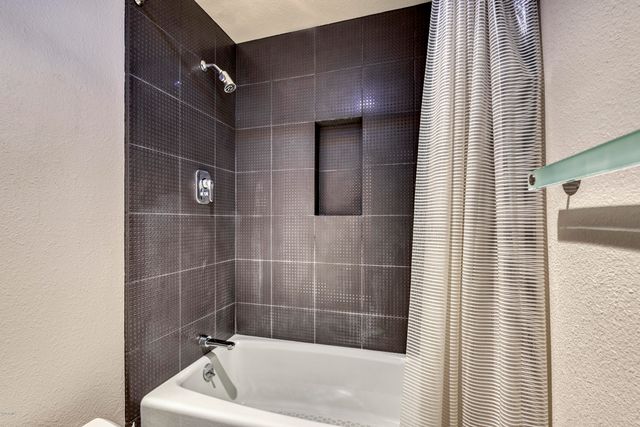 7145 E MCDONALD Drive, Paradise Valley, AZ 85253