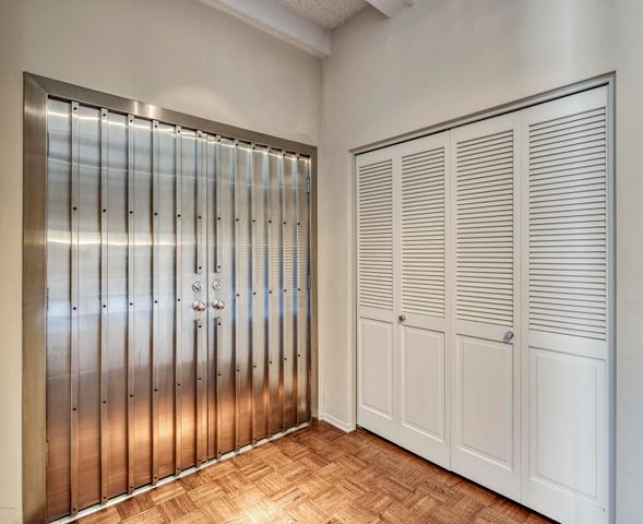 7145 E MCDONALD Drive, Paradise Valley, AZ 85253