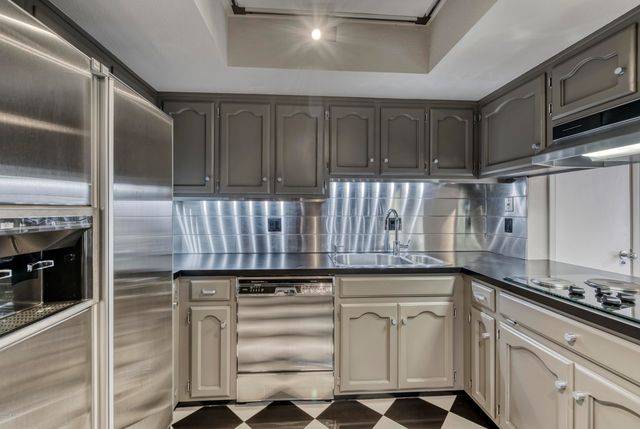 7145 E MCDONALD Drive, Paradise Valley, AZ 85253