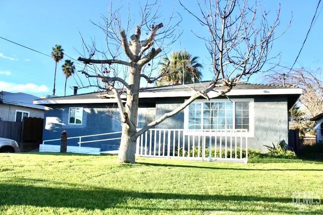 2912 Wilson Road, Bakersfield, CA 93304