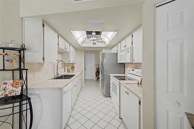 2662 APPLELEAF COURT, Spring Hill, FL 34606
