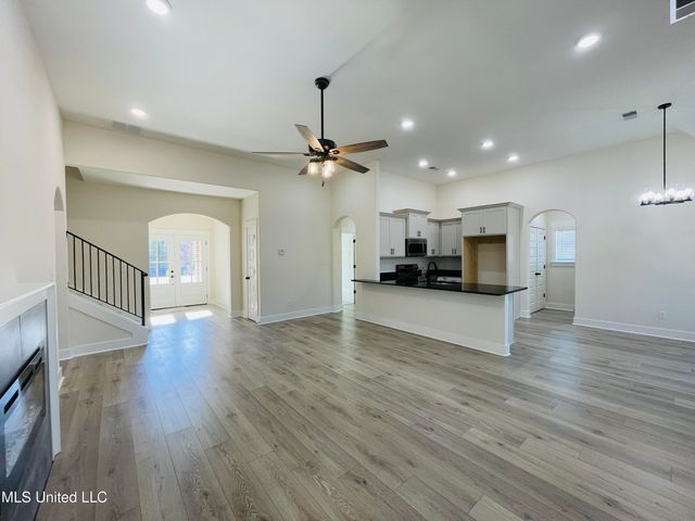 663 Moore Loop, Byhalia, MS 38611