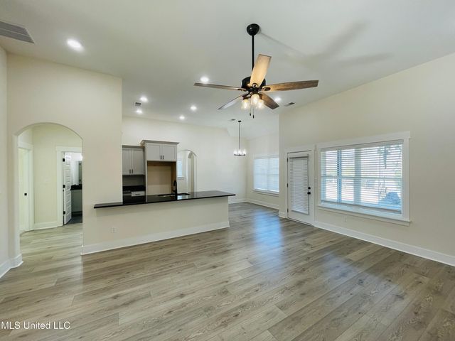 663 Moore Loop, Byhalia, MS 38611