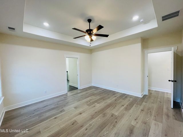 663 Moore Loop, Byhalia, MS 38611