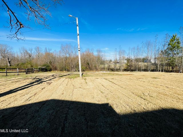 663 Moore Loop, Byhalia, MS 38611