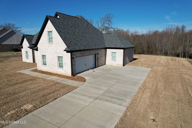 663 Moore Loop, Byhalia, MS 38611