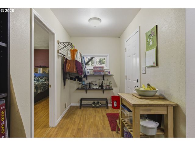 8105 Se REEDWAY St, Portland, OR 97206