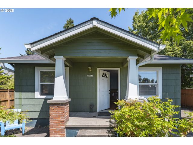 8105 Se REEDWAY St, Portland, OR 97206