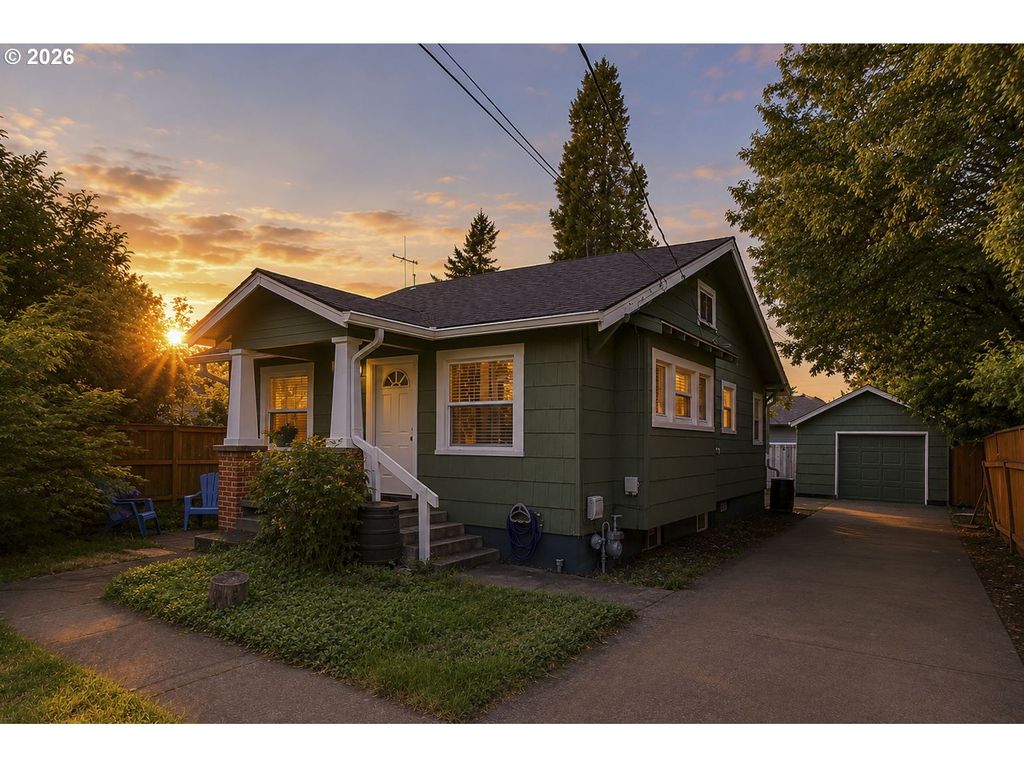 8105 Se REEDWAY St, Portland, OR 97206