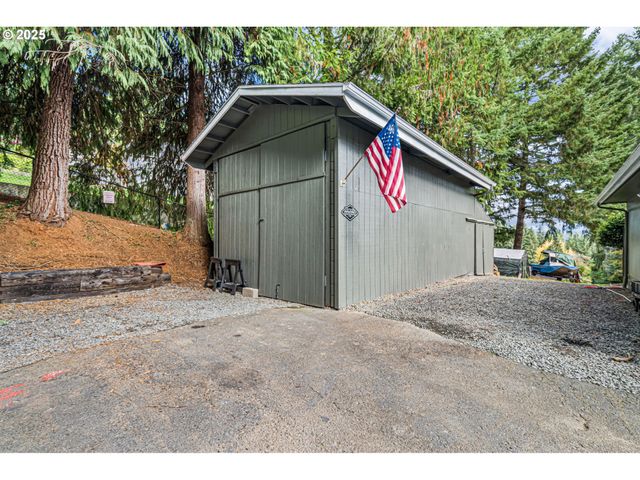 130 TIOGA Ct, Cottage Grove, OR 97424