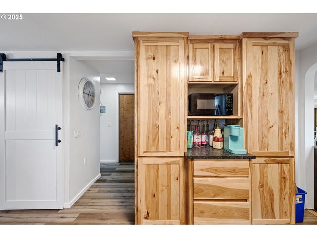 130 TIOGA Ct, Cottage Grove, OR 97424