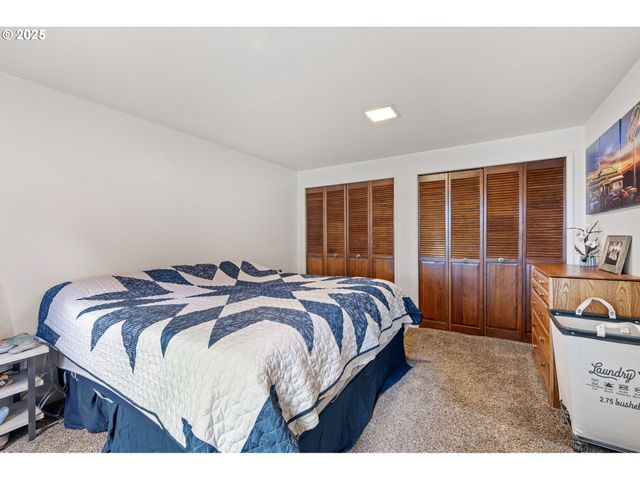 130 TIOGA Ct, Cottage Grove, OR 97424