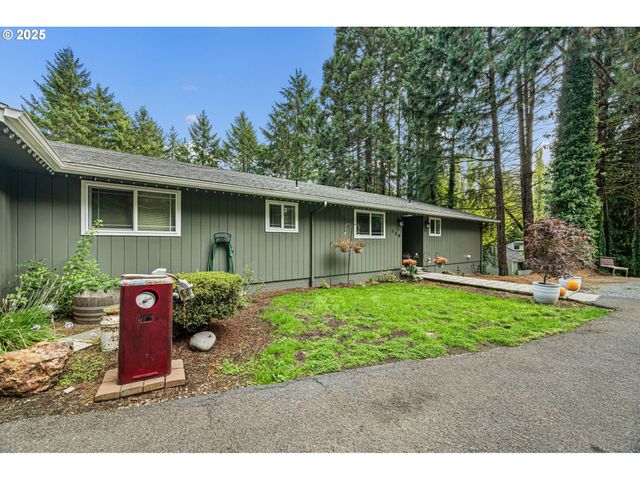 130 TIOGA Ct, Cottage Grove, OR 97424