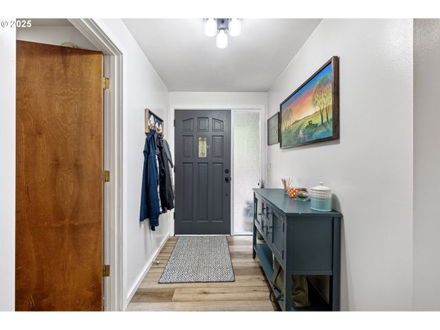 130 TIOGA Ct, Cottage Grove, OR 97424