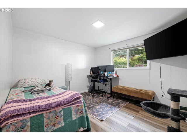 130 TIOGA Ct, Cottage Grove, OR 97424