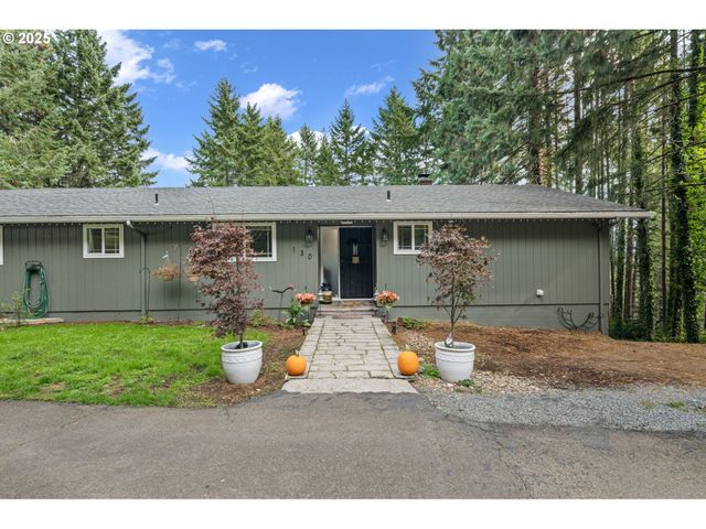 130 TIOGA Ct, Cottage Grove, OR 97424