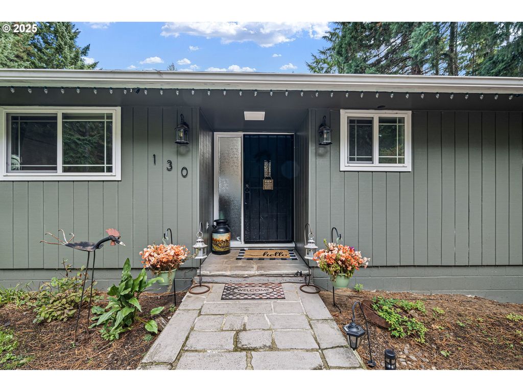 130 TIOGA Ct, Cottage Grove, OR 97424