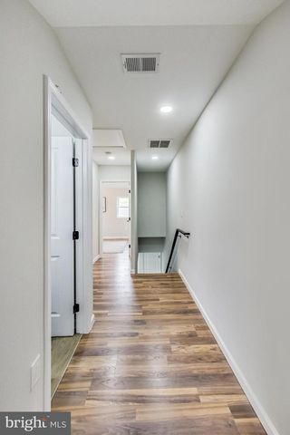 720 HILLTOP TER SE, Washington, DC 20019