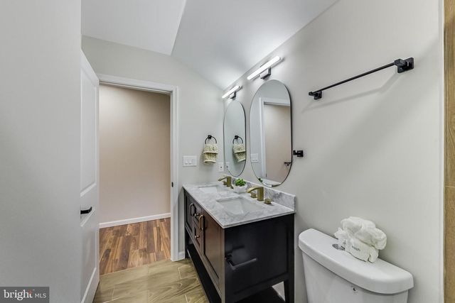 720 HILLTOP TER SE, Washington, DC 20019