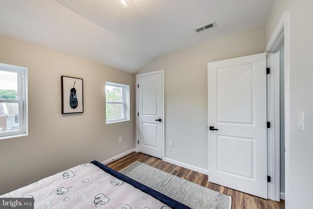 720 HILLTOP TER SE, Washington, DC 20019