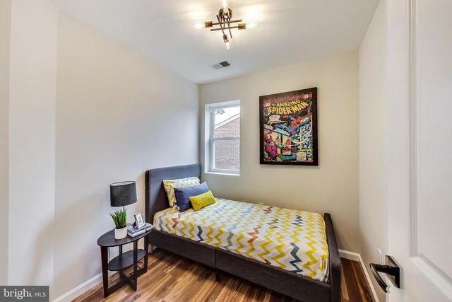 720 HILLTOP TER SE, Washington, DC 20019