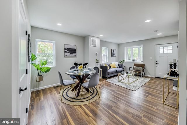 720 HILLTOP TER SE, Washington, DC 20019