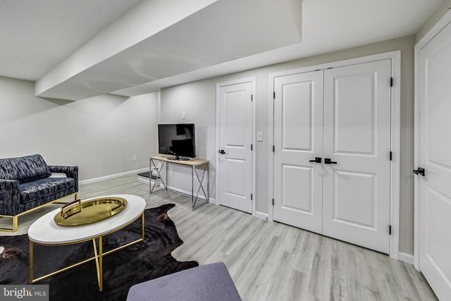 720 HILLTOP TER SE, Washington, DC 20019