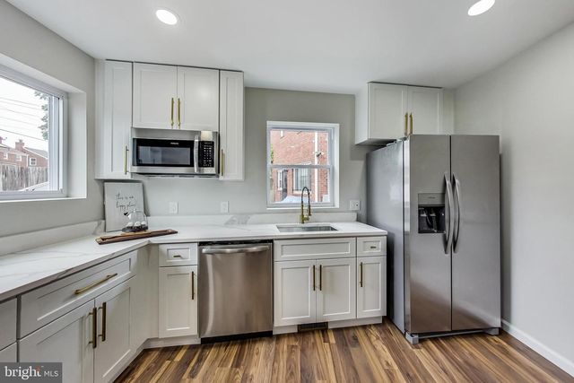 720 HILLTOP TER SE, Washington, DC 20019