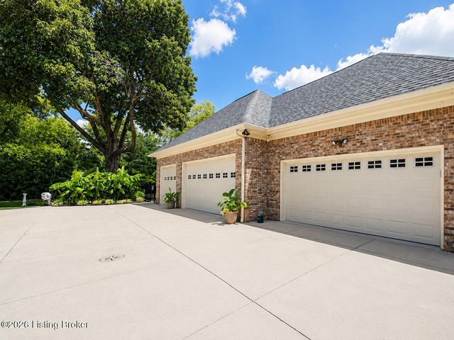 4803 Albrecht Ct, Louisville, KY 40241