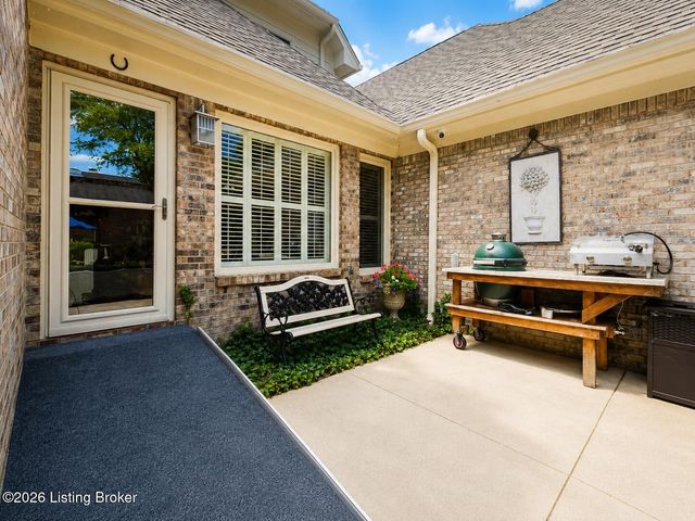 4803 Albrecht Ct, Louisville, KY 40241