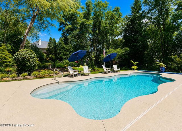 4803 Albrecht Ct, Louisville, KY 40241