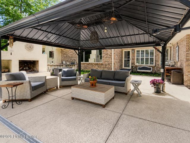 4803 Albrecht Ct, Louisville, KY 40241