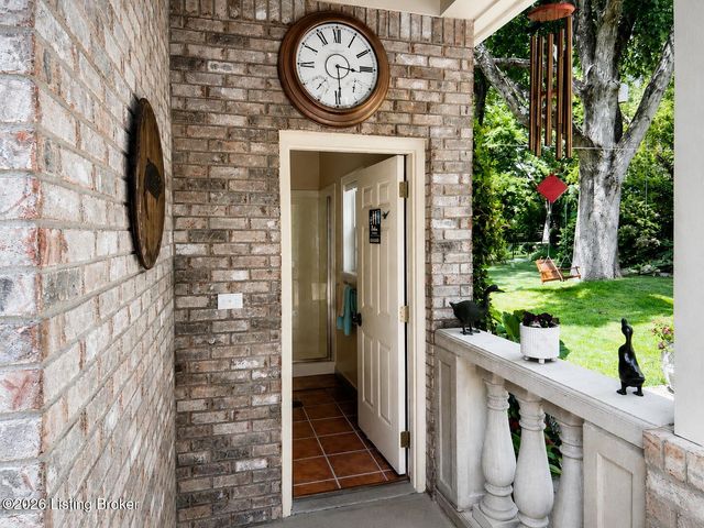 4803 Albrecht Ct, Louisville, KY 40241