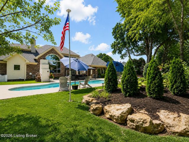 4803 Albrecht Ct, Louisville, KY 40241
