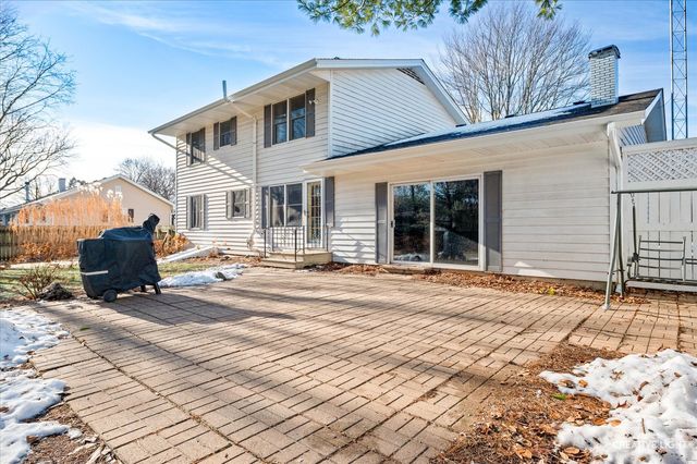 7S641 Welton Drive, Big Rock, IL 60511