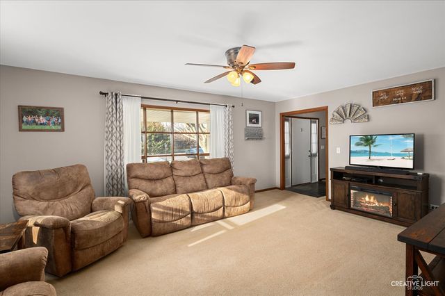 7S641 Welton Drive, Big Rock, IL 60511