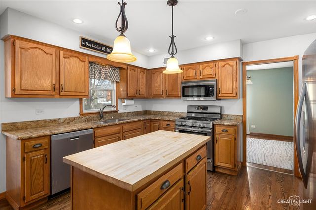 7S641 Welton Drive, Big Rock, IL 60511