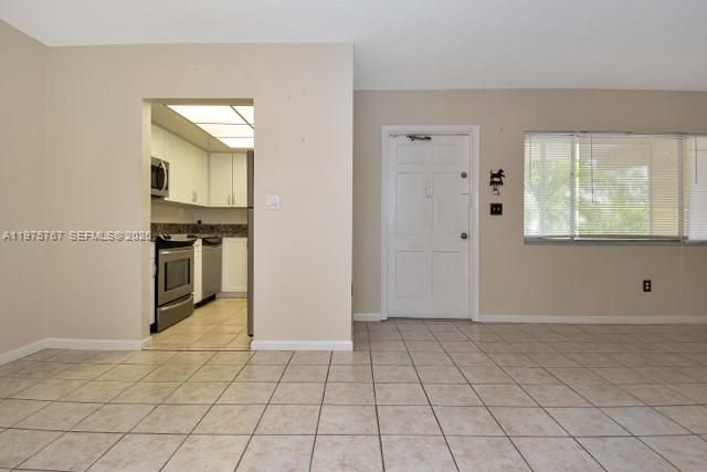 2101 NE 68th Street 103, Fort Lauderdale, FL 33308