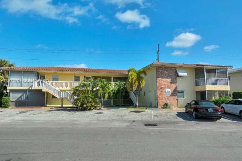 2101 NE 68th Street 103, Fort Lauderdale, FL 33308