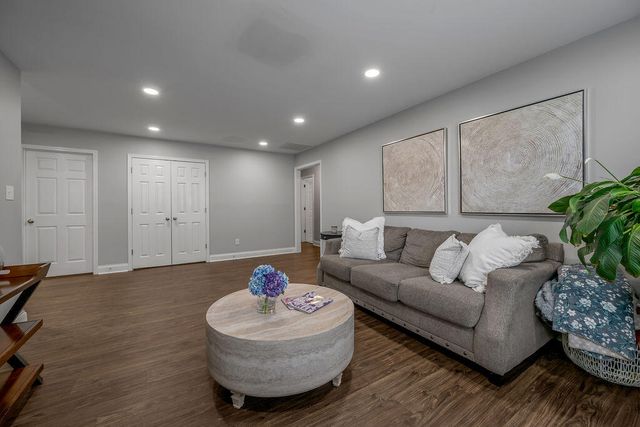 608 Bunchberry Row, Lexington, KY 40509