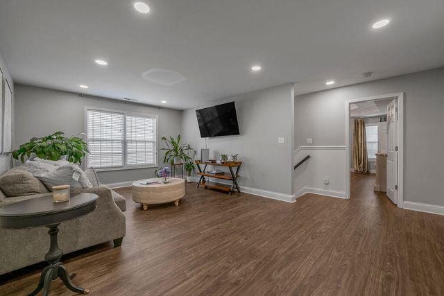 608 Bunchberry Row, Lexington, KY 40509