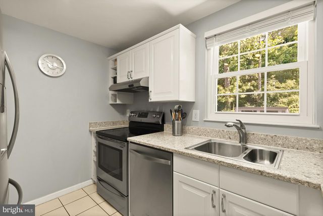 8100 LOVING FOREST CT, Springfield, VA 22153