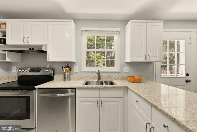 8100 LOVING FOREST CT, Springfield, VA 22153