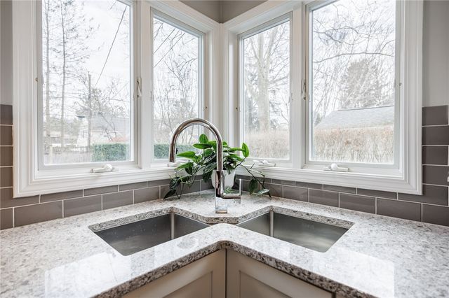 143 Commodore Pkwy, Brighton, NY 14625