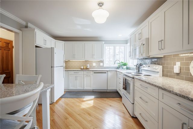 143 Commodore Pkwy, Brighton, NY 14625