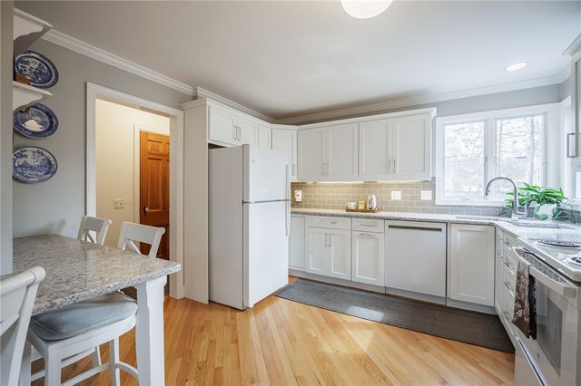 143 Commodore Pkwy, Brighton, NY 14625