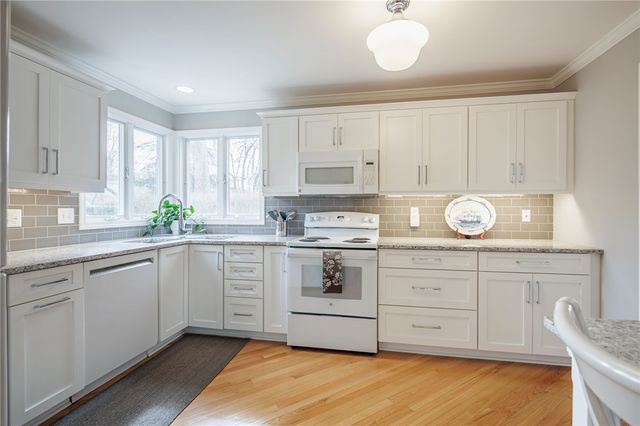 143 Commodore Pkwy, Brighton, NY 14625