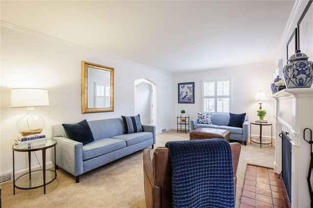 143 Commodore Pkwy, Brighton, NY 14625