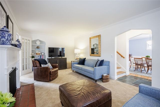 143 Commodore Pkwy, Brighton, NY 14625